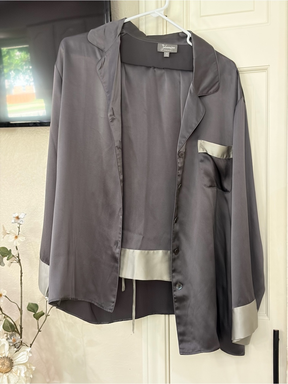 Juliannarea 100% Silk Two-Tone Sleep Shirt - Gray/Cream